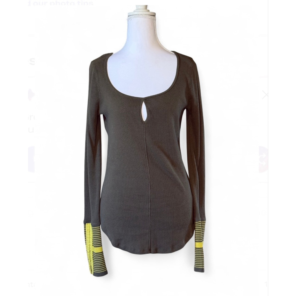 💚We The Free by Free People Waffle Knit Keyhole Long Sleeve Top | M